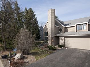 6852 Stonewood Ct, Eden Prairie, MN 55346