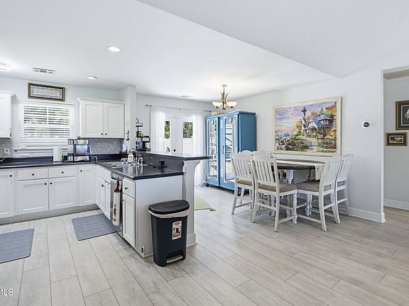3rd image of 22 Applemint Lane