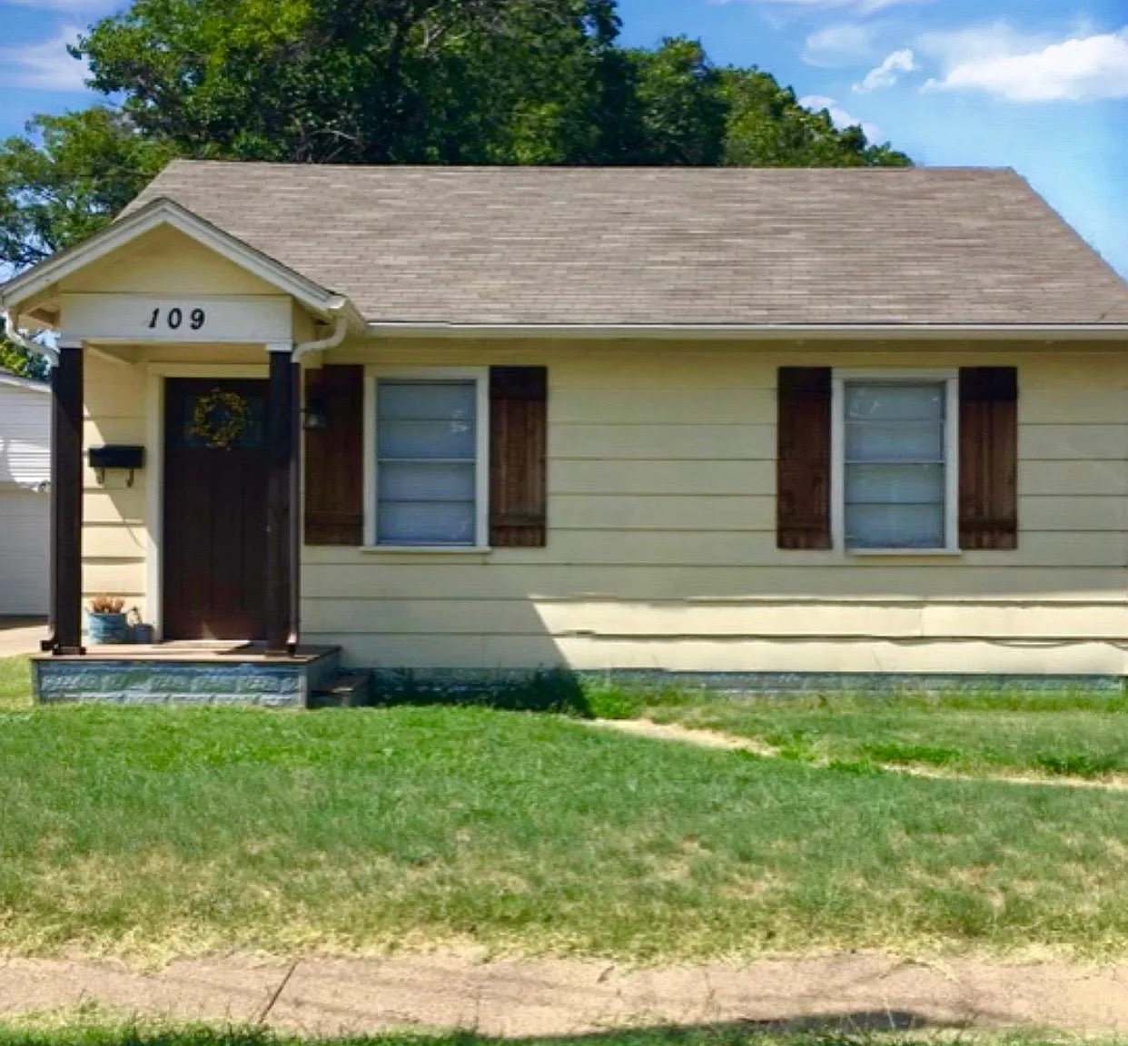 2 bed, 1000 sqft, $1,100 — Photo 1