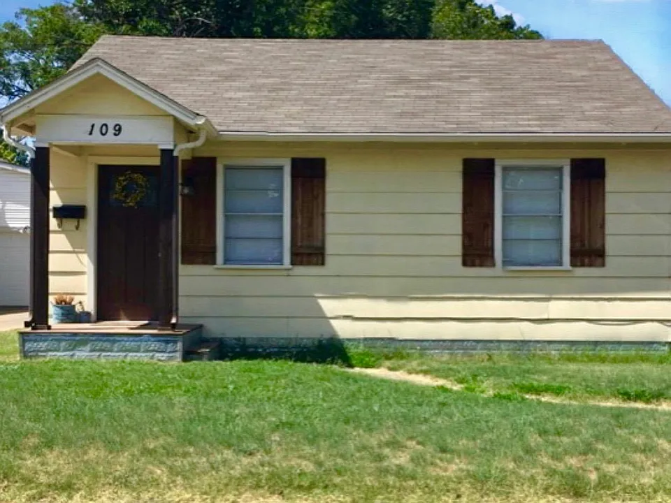 109 Hall St