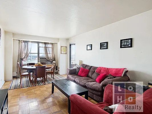 Sold by LoHo Realty | media 2