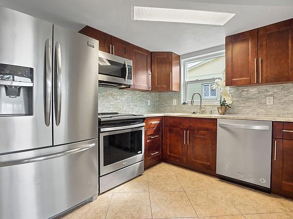 5th image of 9725 Baxley Ln