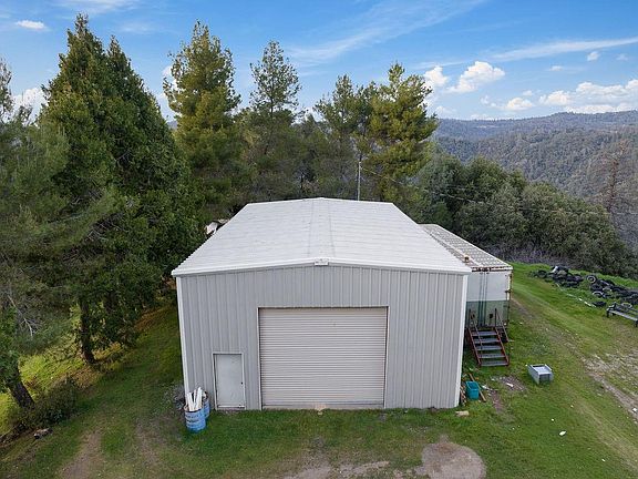4th image of 3861 High View Dr