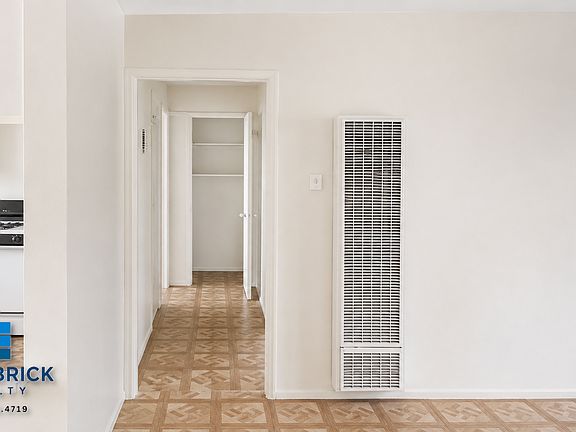 5th image of 6929 Whitsett Ave #5