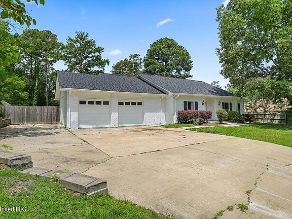 2nd image of 221 Pembroke Dr
