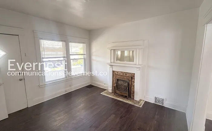 3353 E 132nd St #2 — Photo 5
