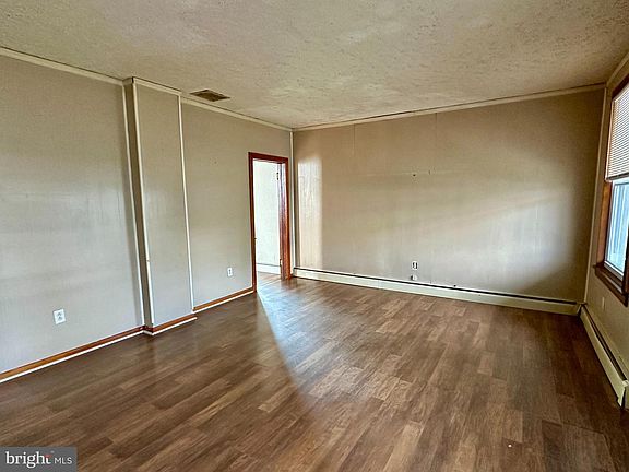 4th image of 12 Humbird St