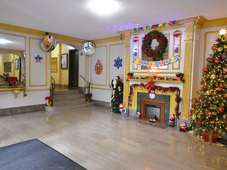 6141 Saunders St #B25 — Photo 20
