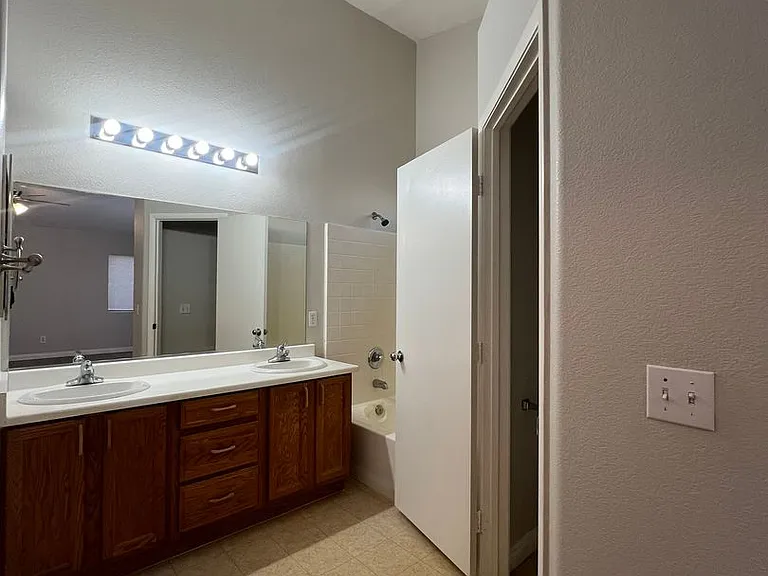 2708 Ganzo St — Photo 20