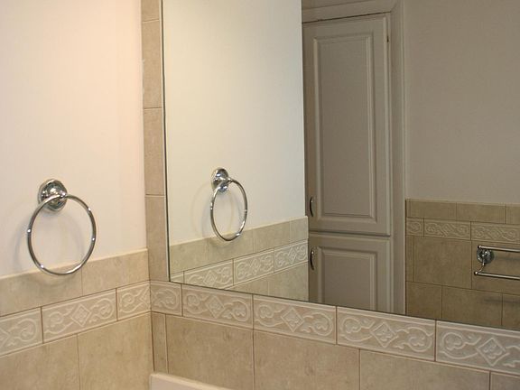 1st Full Bath, View2