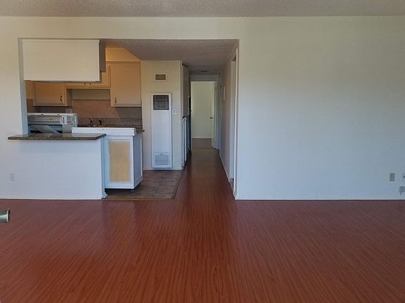 3rd image of 616 Via Altamira APT E
