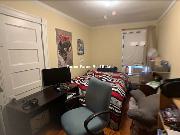 5th image of 197 College Ave