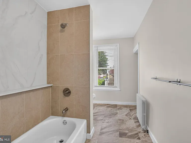 6347 McCallum St #2 — Photo 8