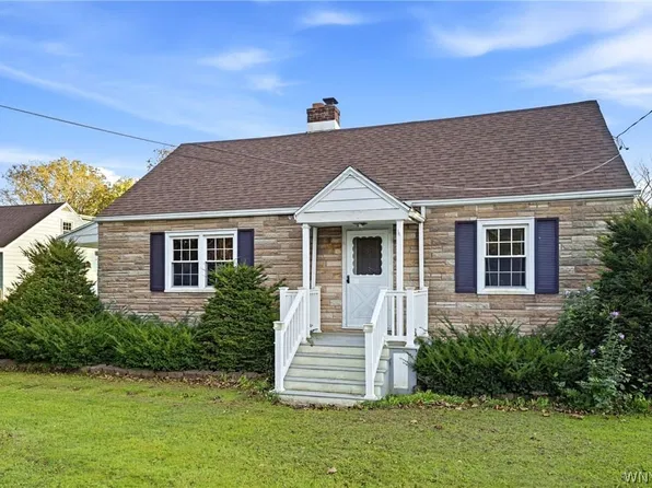 1656 Saunders Settlement Rd, Niagara Falls, NY 14304