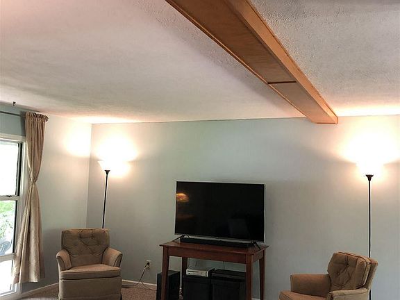 4th image of 608 Saratoga Pl
