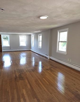 4th image of 125 Washington St #2