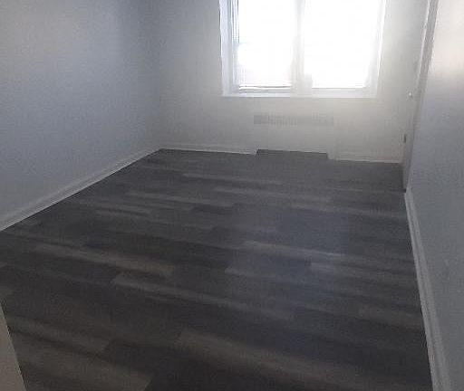 3rd image of 852 Windermere Ave #1