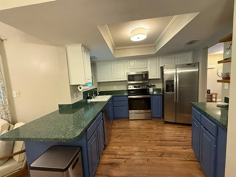 2306 W Indianhead Dr — Photo 10
