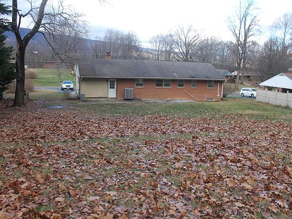 4th image of 5421 Yale Dr