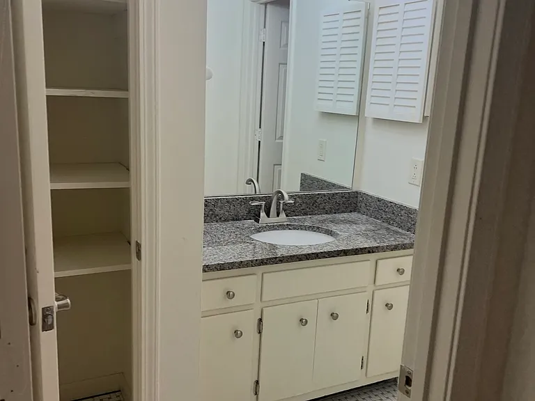 2905 Burch Ave #12 — Photo 39