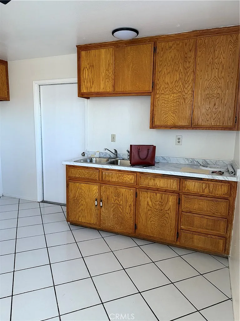 2 bed, 900 sqft, $1,600 — Photo 4
