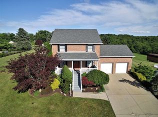 14 Parkcrest Dr, Cecil, PA 15321