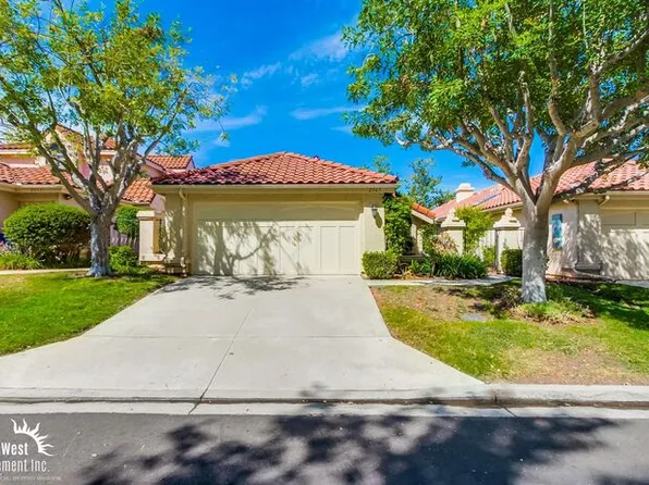 2565 Holly Valley Dr, Vista, CA 92084