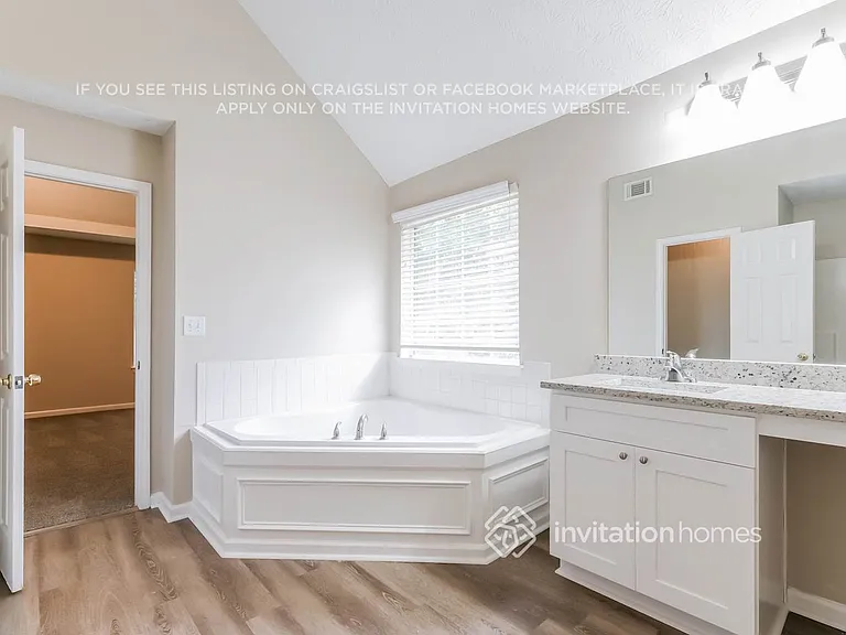 521 Michael Cir — Photo 12