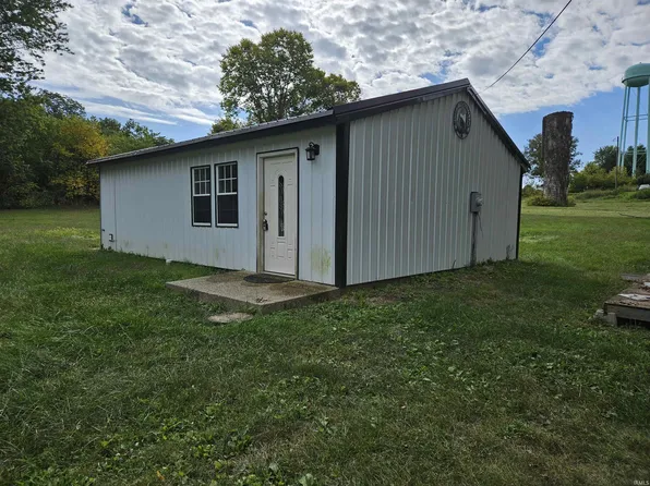621 Highland St, Worthington, IN 47471