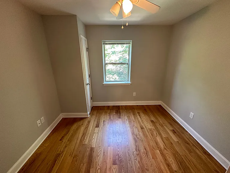 1609 Bainbridge St #3 — Photo 6
