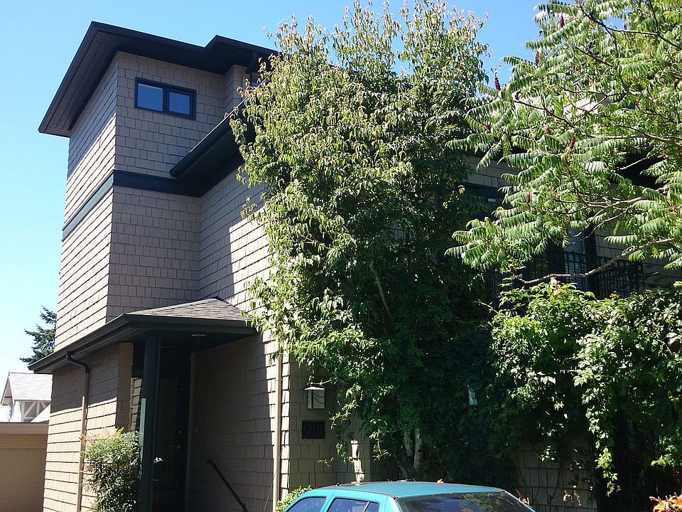 1st image of 915 11th Ave E