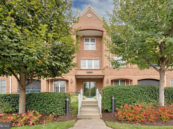 13891 Chelmsford Dr APT 304, Gainesville, VA 20155
