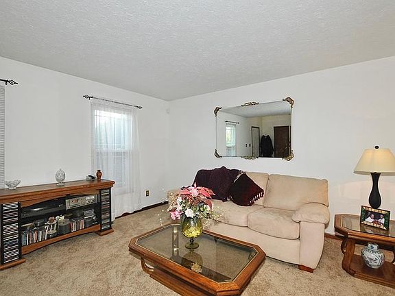 3rd image of 9484 Hadway Dr