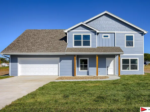 1111 S Lakewood St, Valley, NE 68064