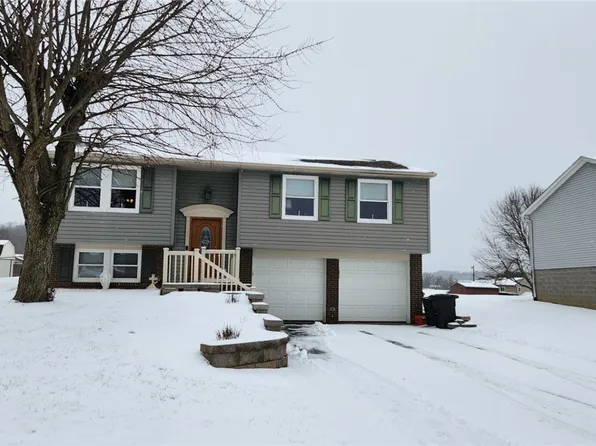 221 Oxford Dr, Apollo, PA 15613