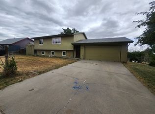 1104 N Fork Dr, Douglas, WY 82633