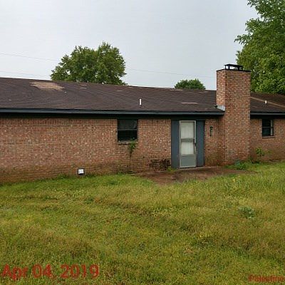 2nd image of 303 Palm Dr