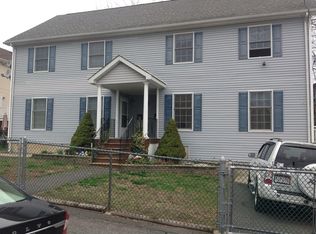 65-67 Samosett St, Holyoke, MA 01040