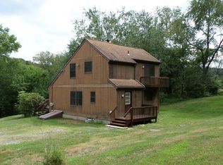 521 Farneth Rd, New Kensington, PA 15068