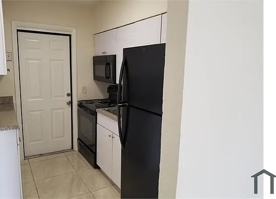 2 bed, 700 sqft, $1,575 — Photo 3