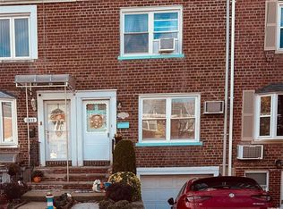 8630 256th St, Floral Park, NY 11001