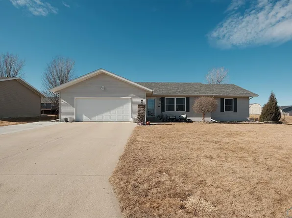 1303 11th Ave NE, Sioux Center, IA 51250