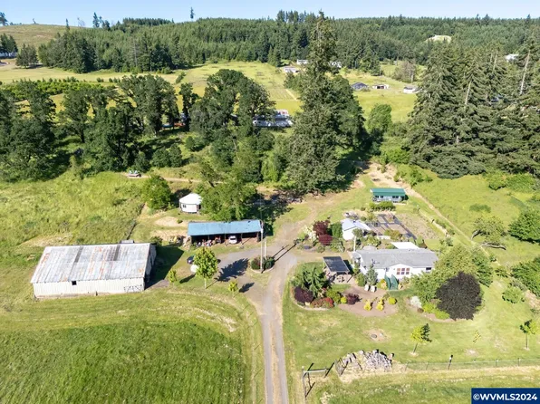 18997 Abiqua Rd NE, Scotts Mills, OR 97375