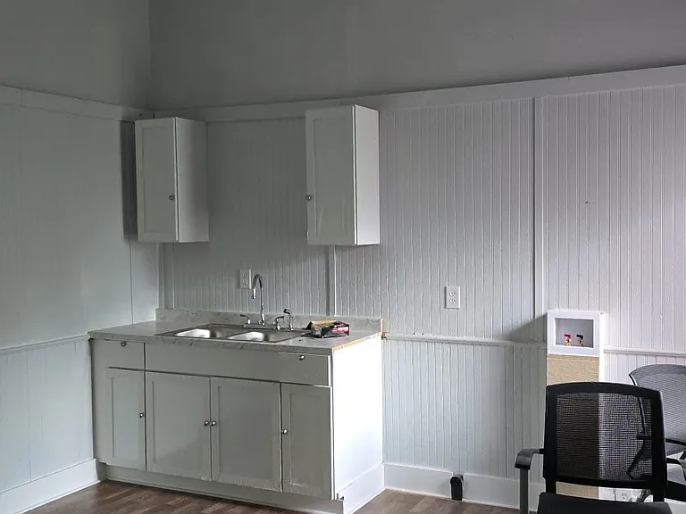 2523 Rowan St — Photo 10
