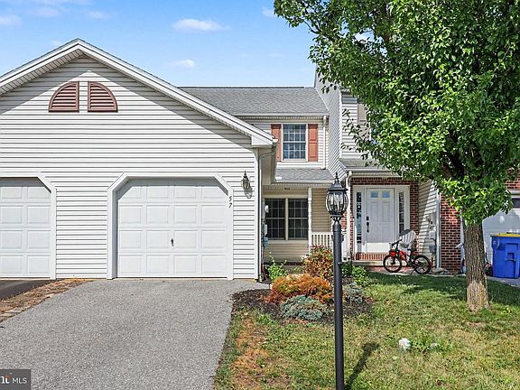3rd image of 57 Nottingham Dr