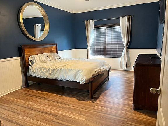 5th image of 1111 Pine Island Ct