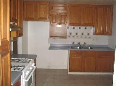 4th image of 7494 Churchill Dr