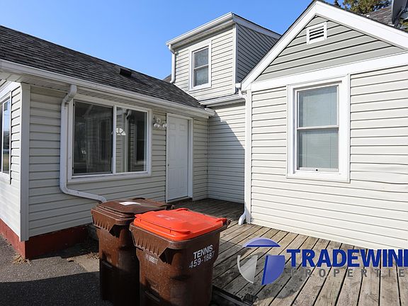 2nd image of 844 Holley Ave