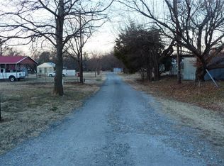 207 Robin St, Ector, TX 75439