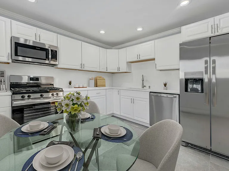 16 Cypress Peak Ln — Photo 4
